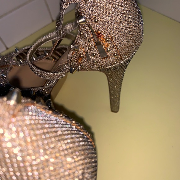 🔥GIANNI BINI GOLD STUDDED HEELS🔥WORN ONCE-WEDDING. SIZE 8. 5in heel. - Picture 6 of 10